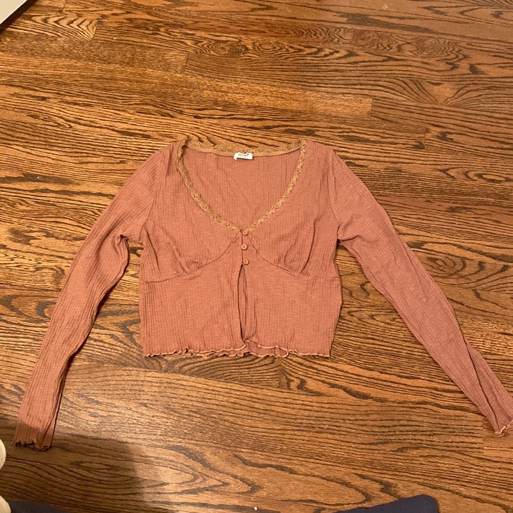 Cotton on medium brown button top.